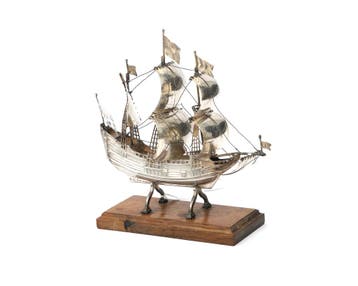 Een 2e gehalte miniatuur zilveren schip, Haarlem, 20e eeuw