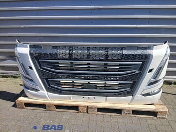 Bumper Volvo FH4B 84219217, Ophalen, Gebruikt, Volvo, Carrosserie en Plaatwerk