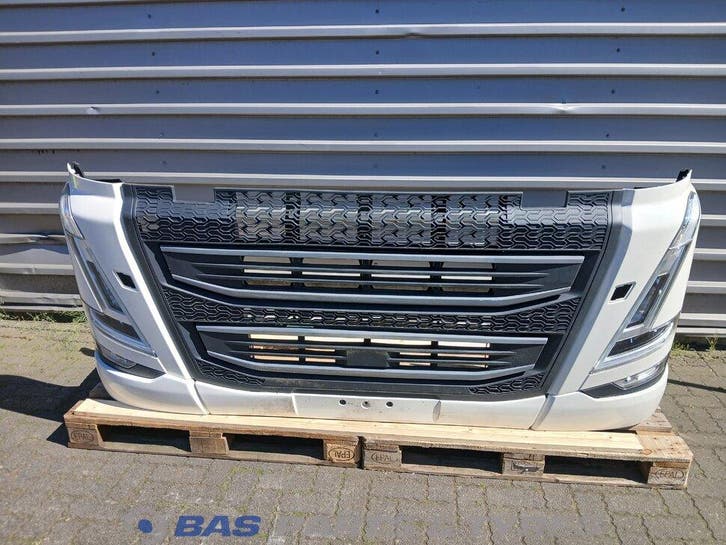 Bumper Volvo FH4B 84219217, Auto-onderdelen, Vrachtwagen-onderdelen, Gebruikt, Volvo, Carrosserie en Plaatwerk, Ophalen