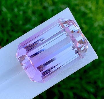 1 pcs Roze Kunziet - 169.24 ct - nternational Colored, Sieraden, Tassen en Uiterlijk, Nieuw