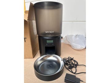 MYBOT P2 - Automatische Voerbak - 4L - 6 Maaltijden per Dag, Verzenden