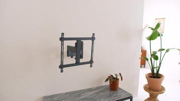 Vogels COMFORT TVM 3245 | Draai- en kantelbare tv-beugel |, Audio, Tv en Foto, Verzenden, Nieuw