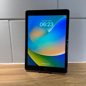 Apple iPad (5th generation) 128GB Wifi - Mobiele telefoon, Nieuw