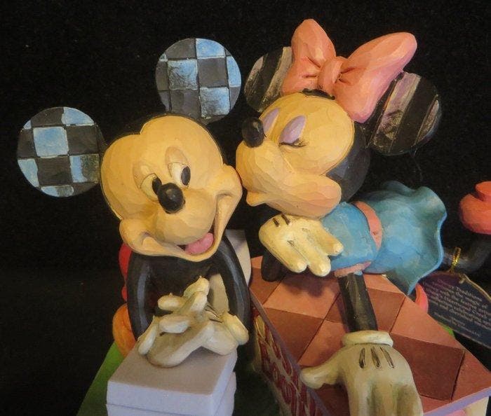 Enesco - Beeldje - Disney Mickey & Minnie – “Kissing Booth”, Verzamelen, Disney