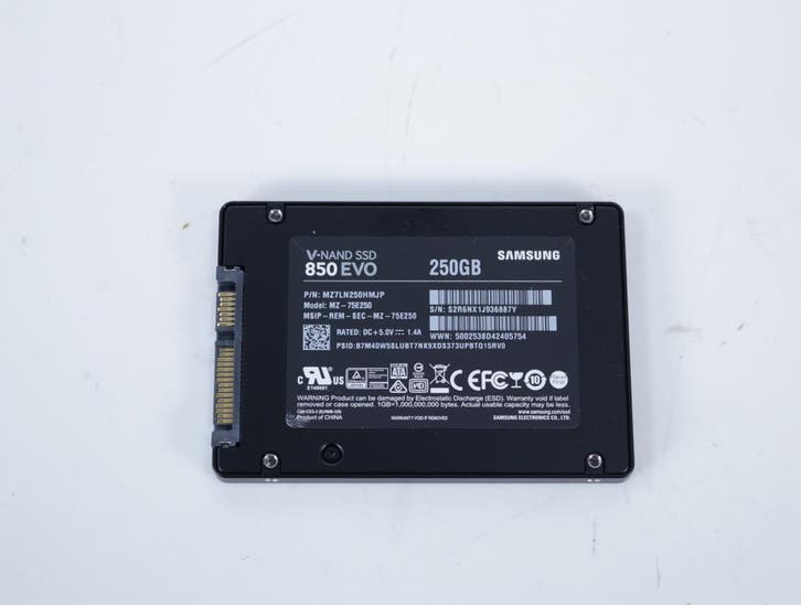 [RETOURDEAL] Samsung 850 EVO 250GB [Tweedekansje] - SSD, Computers en Software, Harde schijven, Ophalen of Verzenden