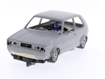 Schaal 1:24 Carrera 20027621 en Revell 07072 VW Golf 1 GT..., Hobby en Vrije tijd, Ophalen of Verzenden, Gebruikt