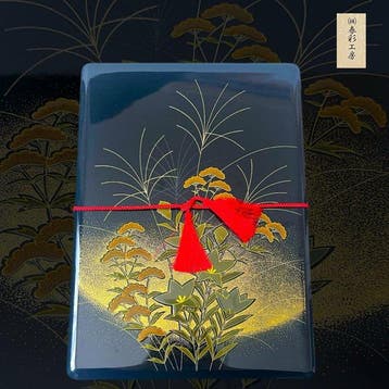 Japanese Aizu-nuri lacquer box fubako () with gold maki-e
