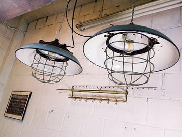 Plafondlamp (2) - OKs 2 - Gietijzer