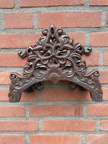 Decoratief ornament - Cast iron hose holder - Europa