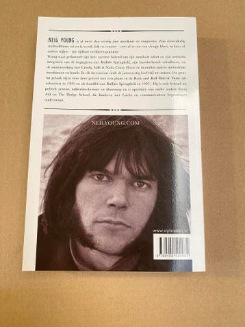Neil Young - Autobiografisch - reflecties op leven en muziek, Verzenden, Zo goed als nieuw, Boek, Tijdschrift of Artikel
