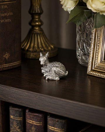 Beeldje - Young Deer Figurine - Verzilverd