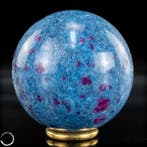 Zeldzaam natuurlijk robijnkristal in fuchsiet en kyaniet,