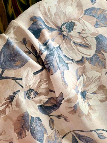 Vijf meter met dubbele breedte. Exclusief textiel magnolio, Antiek en Kunst, Antiek | Kleden en Textiel