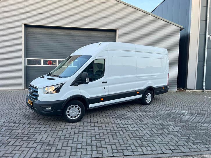 Ford E-Transit 390 L4H3 Trend 68kWh, Auto's, Bestelauto's, Te koop, Automaat, Financial lease, Met garantie (alle), Ford, Grijs