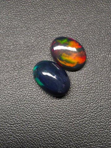 5.25ct Zwarte Opaal Cabochon- 1.05 g