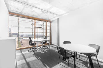 Kantoorruimte in Regus Kraanspoor, Verzenden