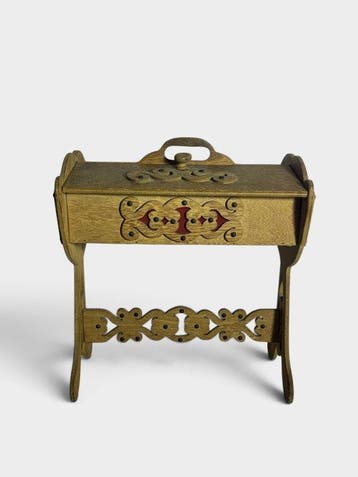 Naaidoos - Werktafel in Art Populaire-stijl, vervaardigd uit, Antiek en Kunst