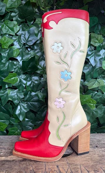 prachtige vintage flowerlaarzen van Sendra maat 38, Kleding | Dames, Schoenen, Beige, Nieuw, Ophalen of Verzenden, Hoge laarzen