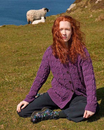 Breipatroon Damesvest Aoife met kabelmotief in Donegal Twe, Ophalen of Verzenden, Nieuw