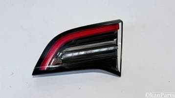 Tesla Model Y LED rechter achterlicht rechts, Ophalen, Gebruikt
