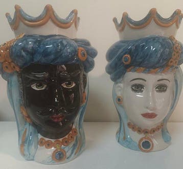 Figuur - Keramiek, Set van twee Moro-koppen uit Caltagirone