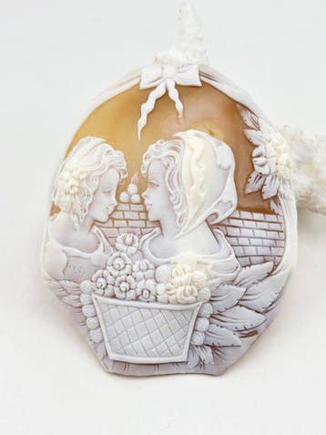 CASSIS MADAGASCARIENSIS - Cameo - Handgesneden camee