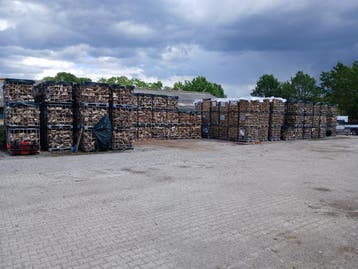 Droog Brandhout/haardhout,€ 125 p/m3 Eiken(85%), Essen(15%), 3 tot 6 m³, Ophalen of Verzenden, Eikenhout, Blokken
