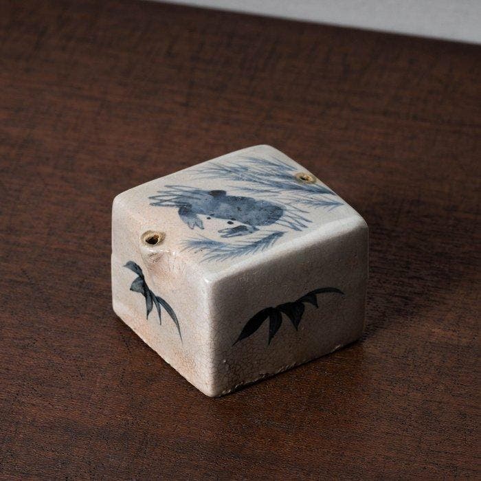 Joseon-dynastie blauw-witte porseleinen waterdruppelaar met, Antiek en Kunst, Antiek | Overige Antiek