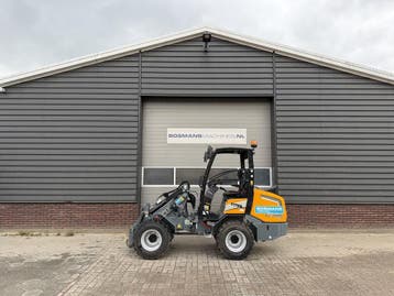 Giant G2700 X-TRA HD+ minishovel 2026 205 uur €510 LEASE, Ophalen, Wiellader of Shovel
