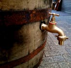 Houten regenton 190 L met messing kraan - whiskyvat - eiken, Met kraantje, 150 liter of meer, Nieuw, Ophalen of Verzenden