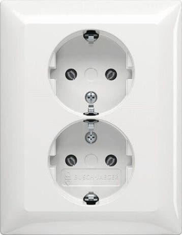 Busch-Jaeger balance 2V wandcontactdoos met randaarde half, Nieuw, Stopcontact
