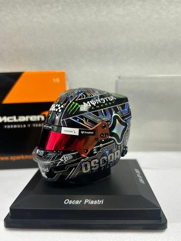 Spark 1:5 - Modelauto - Exclusivo! Oscar Piastri McLaren, Nieuw