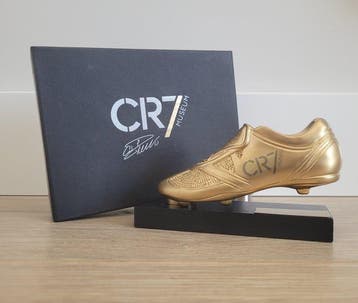 Cristiano Ronaldo - Gouden Schoen CR7. CR7 Museum, Nieuw