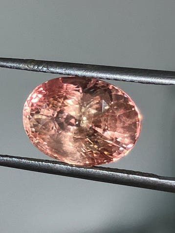 1 pcs Roze, Oranje Padparacha saffier - 7.54 ct -, Nieuw