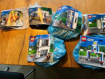 LEGO City Politiebureau 60246, Kinderen en Baby's, Zo goed als nieuw, Complete set, Lego, City