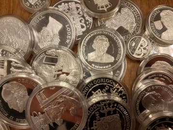 5 kilo Zilveren penningen per kilo, Ophalen of Verzenden, Zilver, Nederland