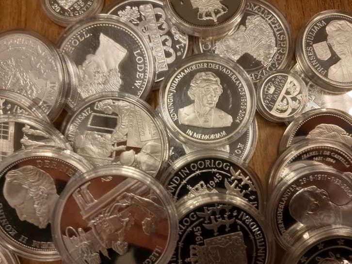 5 kilo Zilveren penningen per kilo, Postzegels en Munten, Penningen en Medailles, Nederland, Zilver, Ophalen of Verzenden