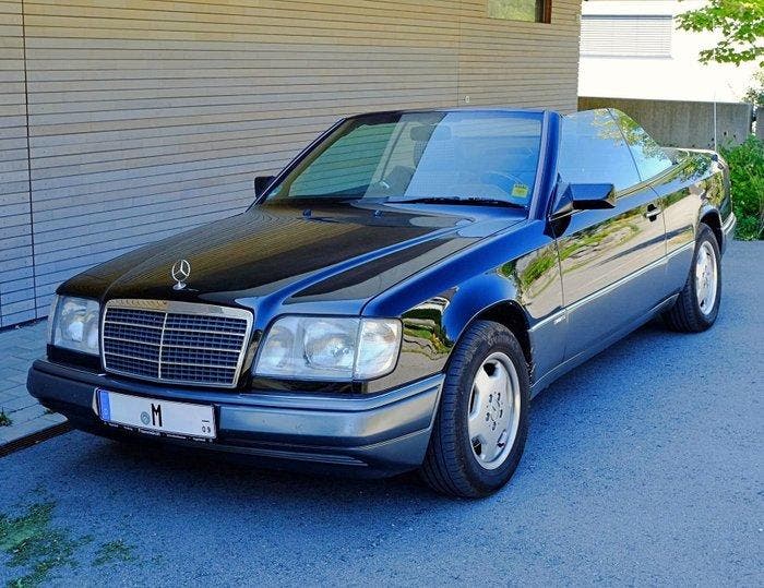 Mercedes-Benz - E220 Cabriolet Sportline manual - 1994, Auto's, Oldtimers