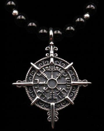 Vegvísir, het Noordse Runenkompas dat je door de storm leidt