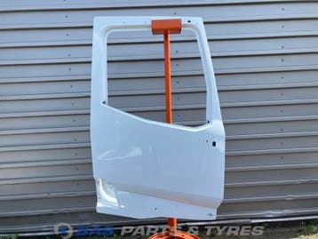 Portier Rechts Renault T-Serie 7482702818, Ophalen, Gebruikt, Renault, Carrosserie en Plaatwerk