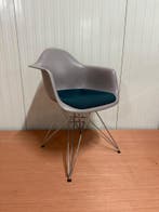 Vitra Stoelen Met Gestoffeerde Zitting - Uitvoering Dar, Overige kleuren, Verzenden, Zo goed als nieuw, Bureaustoel