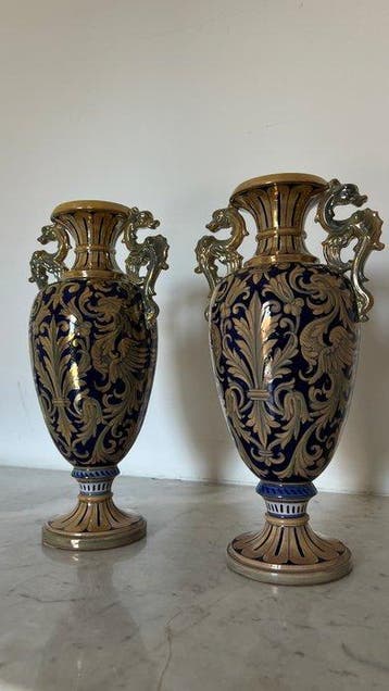 Robbia Gualdo Tadino - Vaas (2) - Aardewerk - Een paar vazen, Antiek en Kunst