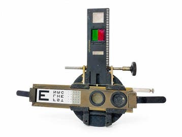 Medisch optisch instrument - Ancien appareil d’optométrie