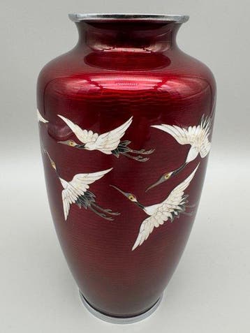 Vaas - ANDO CLOISONNÉ VAAS – ROOD EMAILLE MET VLUCHTIGE