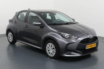 Private Lease - Toyota Yaris - 1.5 Hybrid Active Automaat 5d, Gebruikt, Met garantie (alle), Hybride Elektrisch/Benzine, Yaris