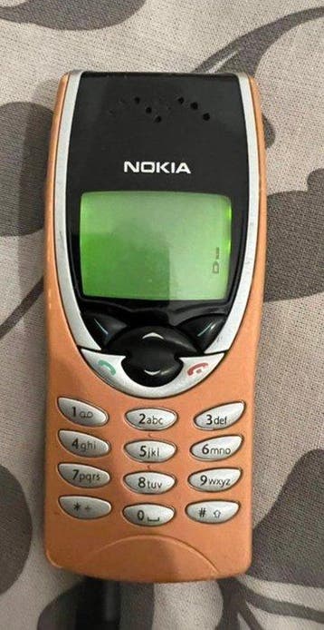 Nokia 8210 - Mobiele telefoon (1), Nieuw