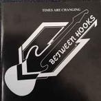 cd - Between Hooks - Times Are Changing, Verzenden, Zo goed als nieuw