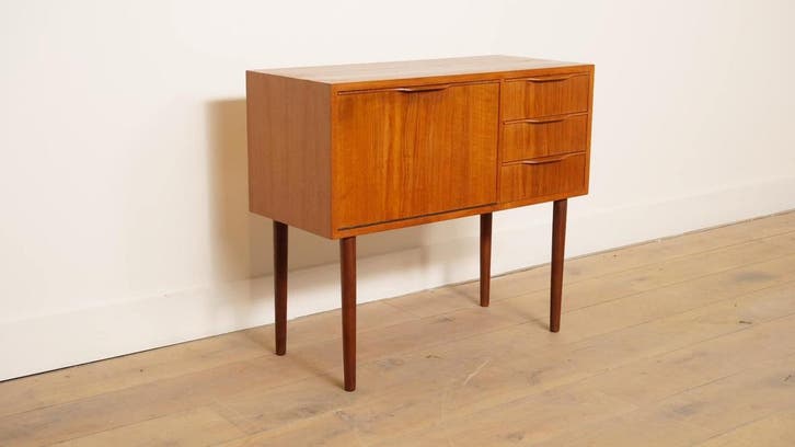 Vintage ladekast | 3 lades en klepje | Nachtkastje, Huis en Inrichting, Kasten | Ladekasten, Ophalen of Verzenden