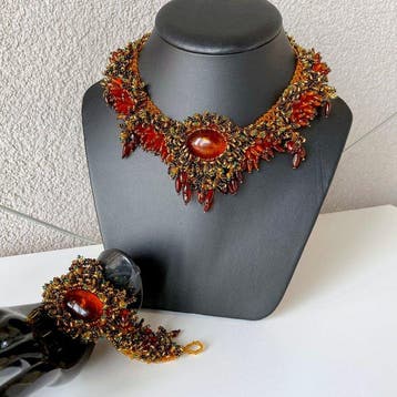 Ketting en armband met natuurlijk Baltisch barnsteen, 137,6, Nieuw