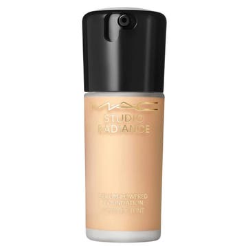 MAC Cosmetics - Studio Radiance Serum Foundation - NC18, Ophalen of Verzenden, Nieuw, Gehele gezicht, Make-up